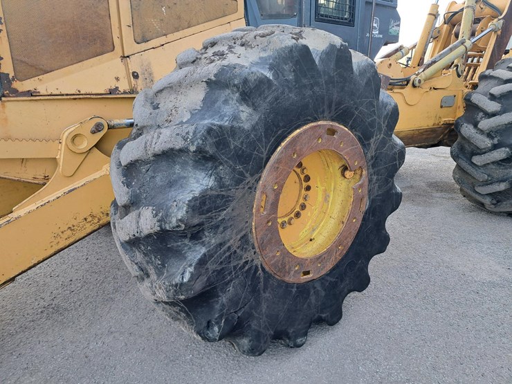 2006-john-deere-6081-image-41