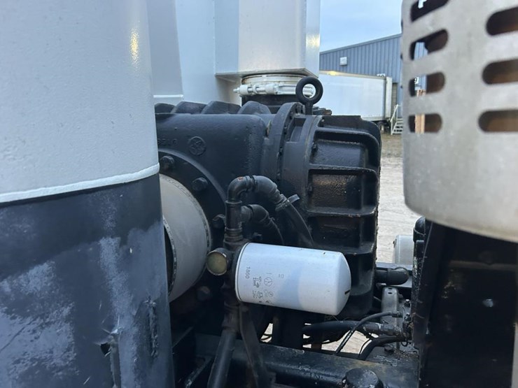 #1432-•-1992-volvo-(white-gmc)-vac-truck-image-31