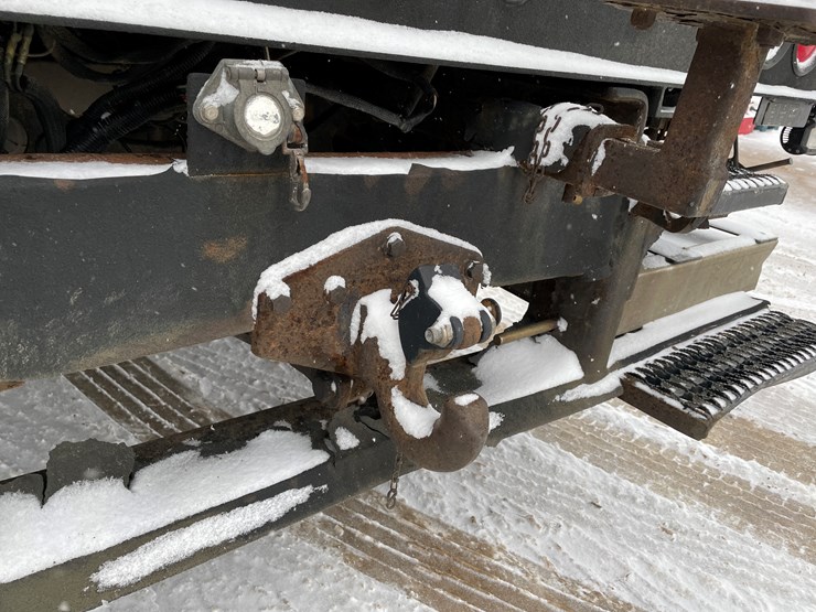 #236-•-2015-international-bucket-truck-(has-wi-title)(mosinee,-wi)-image-22