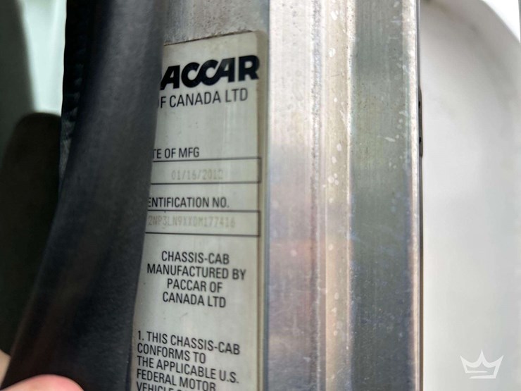 2013-peterbilt-348-image-5
