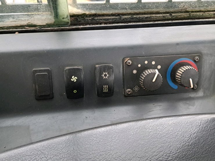 2016-deere-700k-image-20