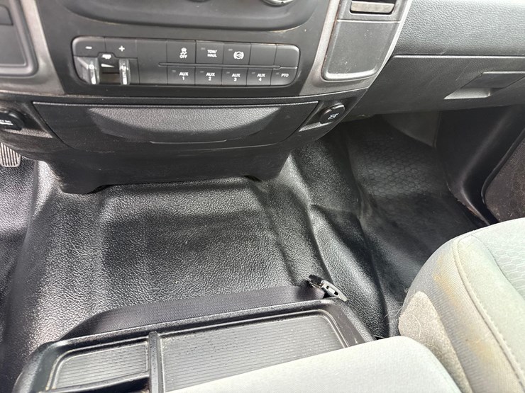 2015-dodge-3500hd-image-10