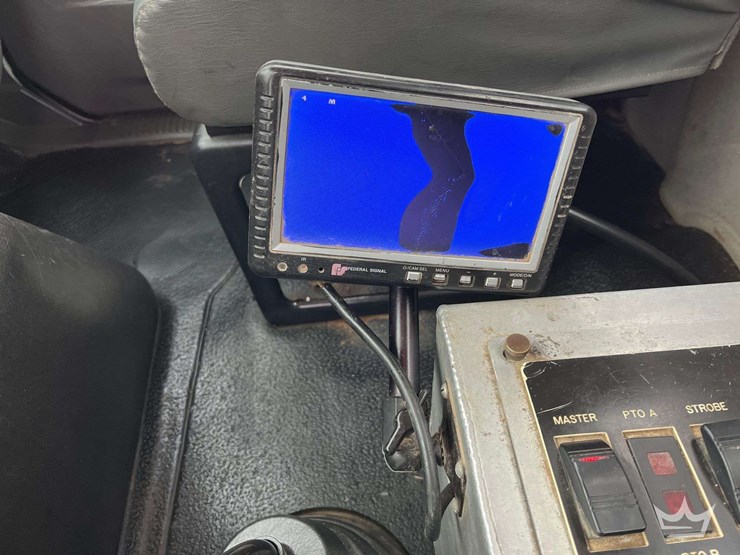 2010-international-7600-image-18