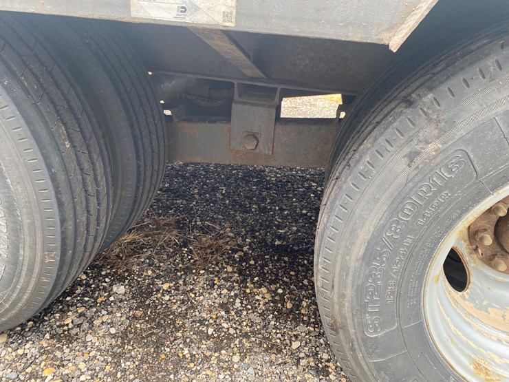 #300-•-2020-delta-tandem-dually-gooseneck-trailer-(lake-geneva,-wi)-(has-wi-title)-image-8