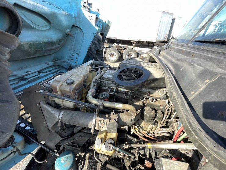 #206-•-2012-freightliner-cascadia-semi-tractor-(title-in-delay)-(denmark,-wi)-image-70