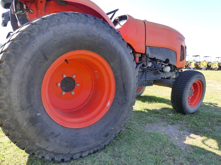 2017-kubota-l4701-image-6