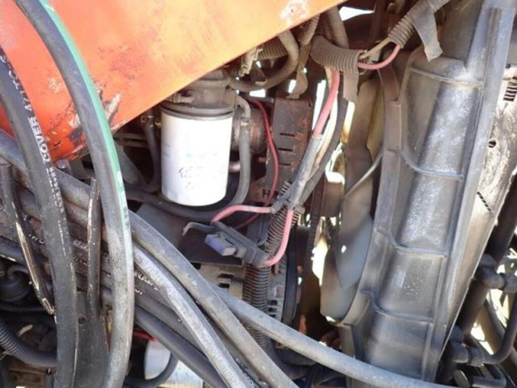 2011-kubota-m7040d-image-15