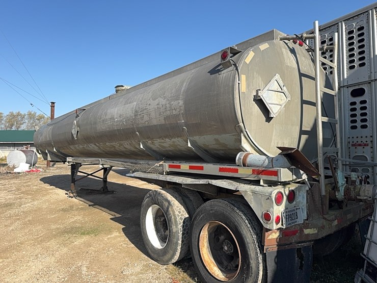 1969-fruehauf-trailer-image-4