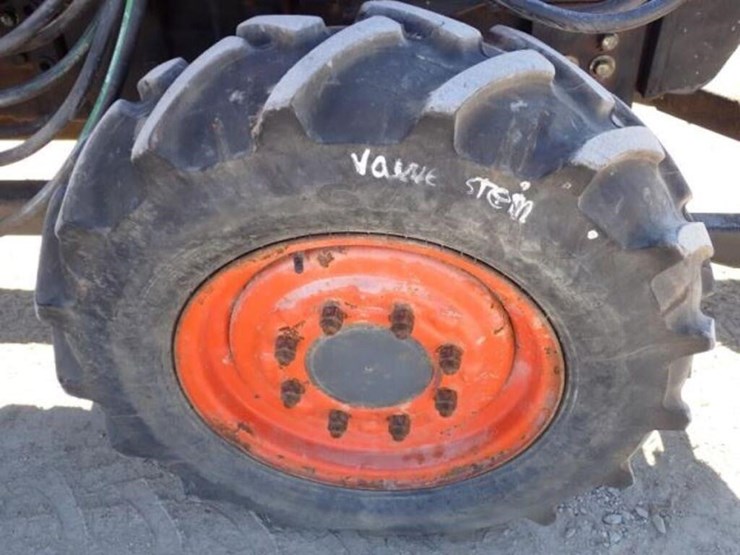 2008-kubota-m7040d-image-54