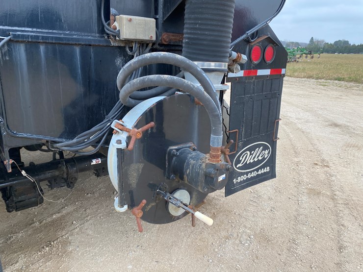 #1025-•-2015-diller-tt6600ntnb-semi-manure-tanker-(has-wi-title)-(kewaunee,-wi)-image-32
