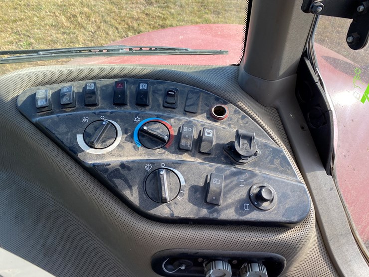 2014-case-ih-340-image-64