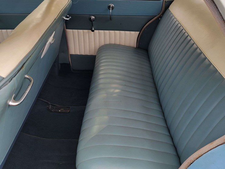 1951-dodge-sedan-image-52