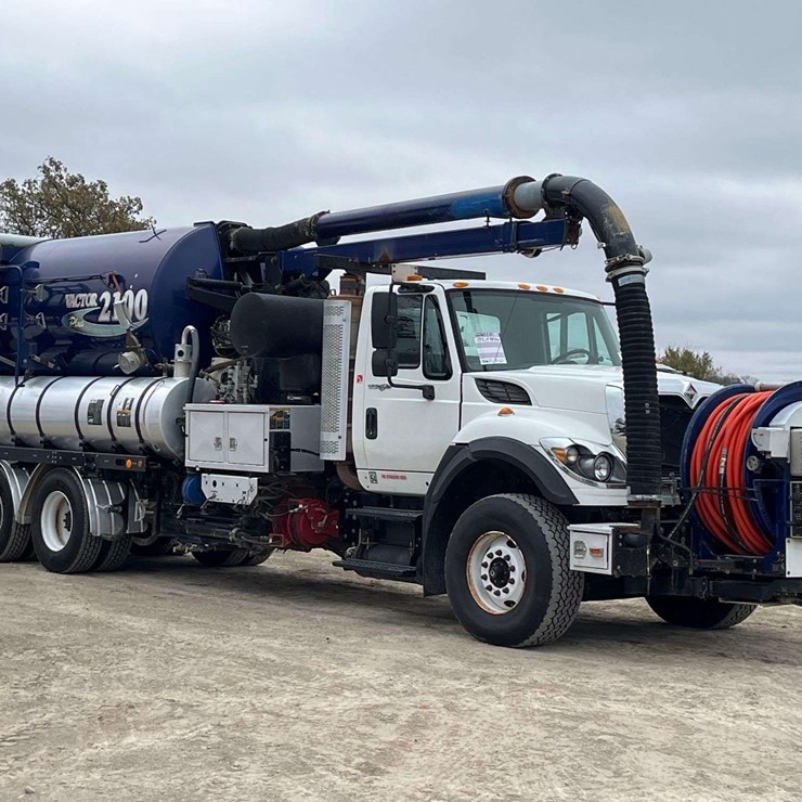 2010 INTERNATIONAL 7600