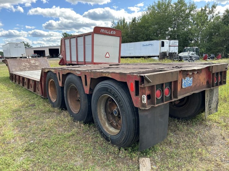 #1748-•-folding-neck-lowboy-trailer-image-3