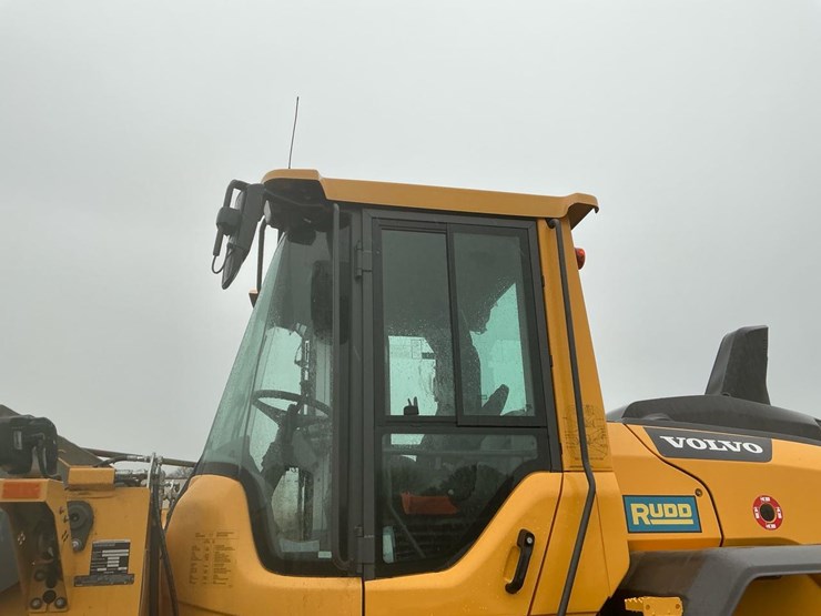 2022-volvo-l60h-image-52