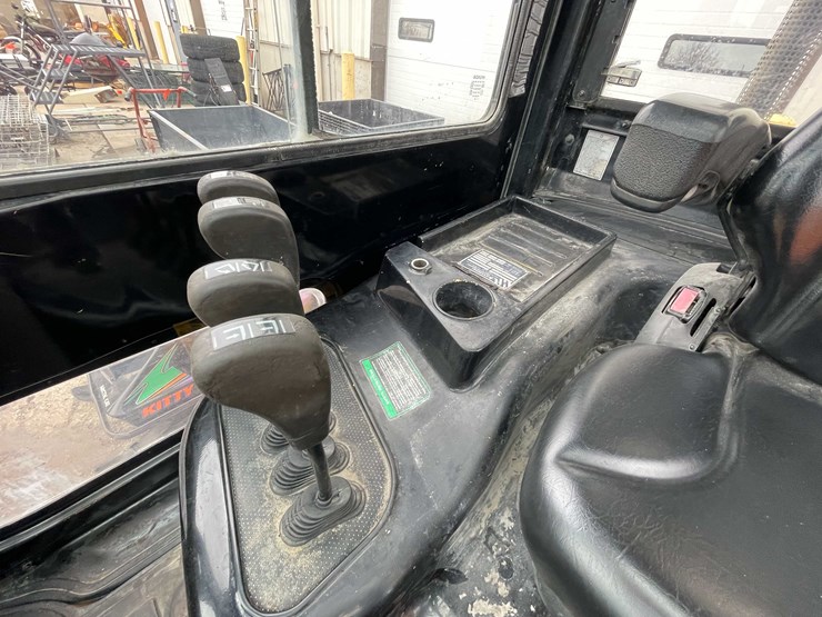 #1395-•-hyundai-10,000lb-pneumatic-diesel-forklift-(04)-image-22