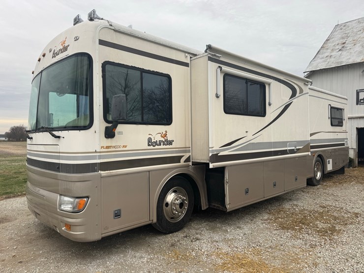2001-fleetwood-bounder-motorhome,-cummins-isb300-turbo-diesel,-allison-automatic,-air-brakes,-2-slides,-2-awnings,-class-a,-*4uzaahbv41cj04205*-image-3