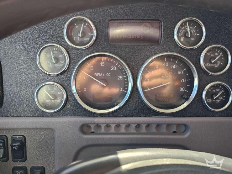 2015-peterbilt-389-image-33