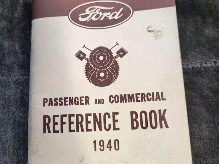 1940-ford-sedan-image-57