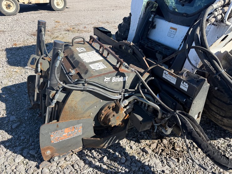 2013-bobcat-s750-image-11