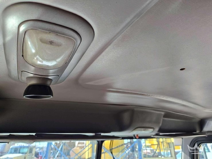 2015-peterbilt-389-image-19