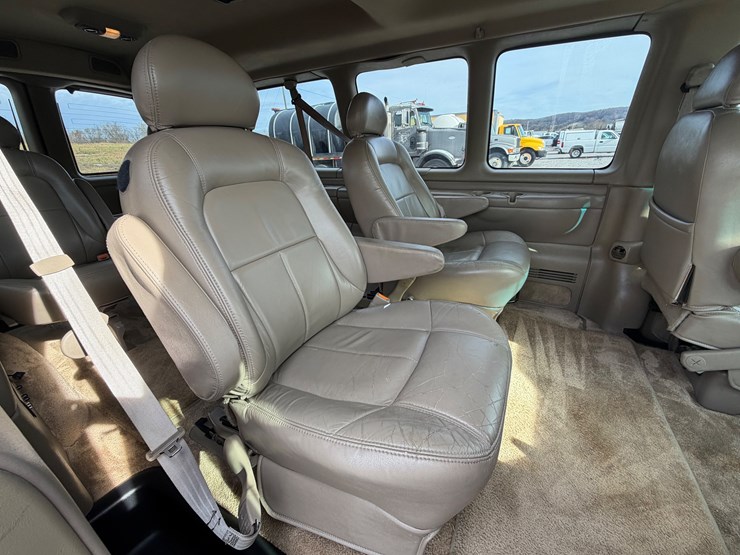 2001-gmc-1500-image-11