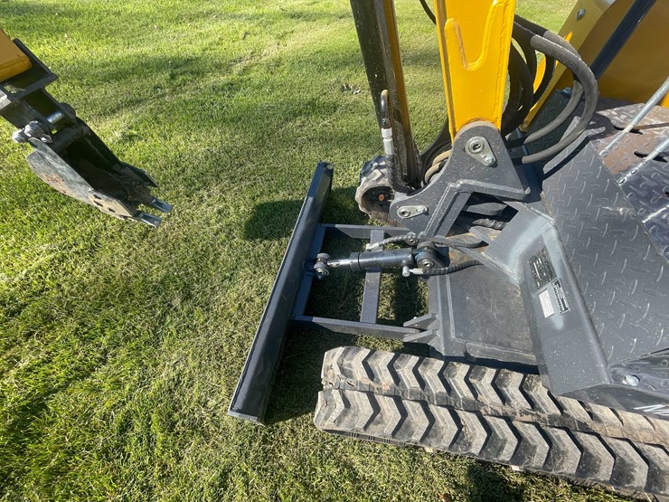 #412-•-2025-agt-industrial-mini-excavator-(cedar-grove,-wi)-image-17