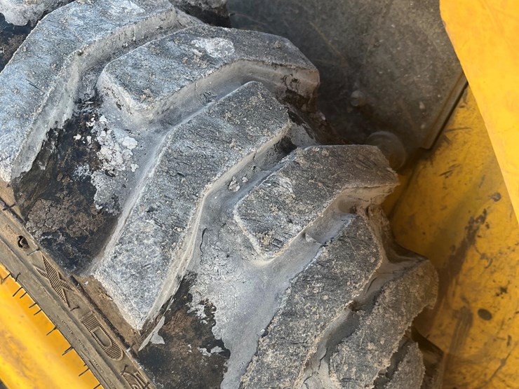 2014-new-holland-l218-image-7