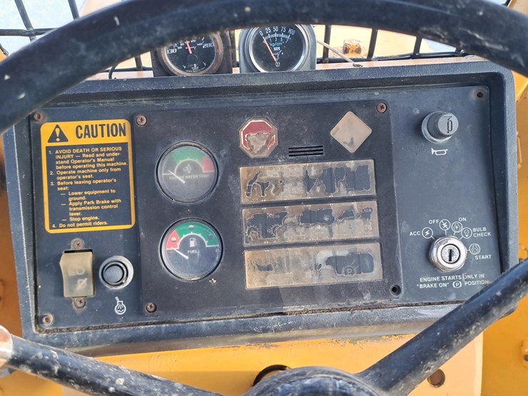 1994-deere-640e-image-14