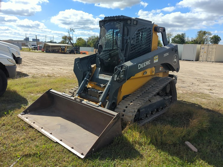 2023-deere-333g-image-2