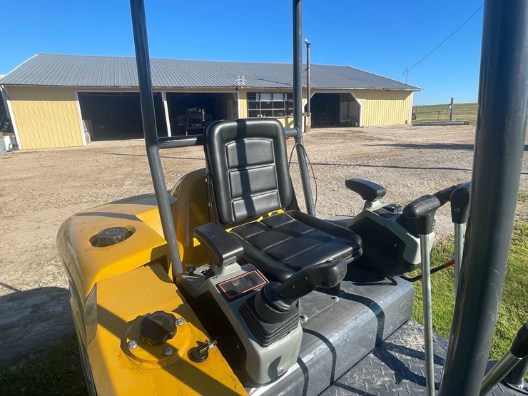 #412-•-2025-agt-industrial-mini-excavator-(cedar-grove,-wi)-image-45