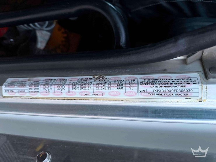 2015-peterbilt-389-image-5