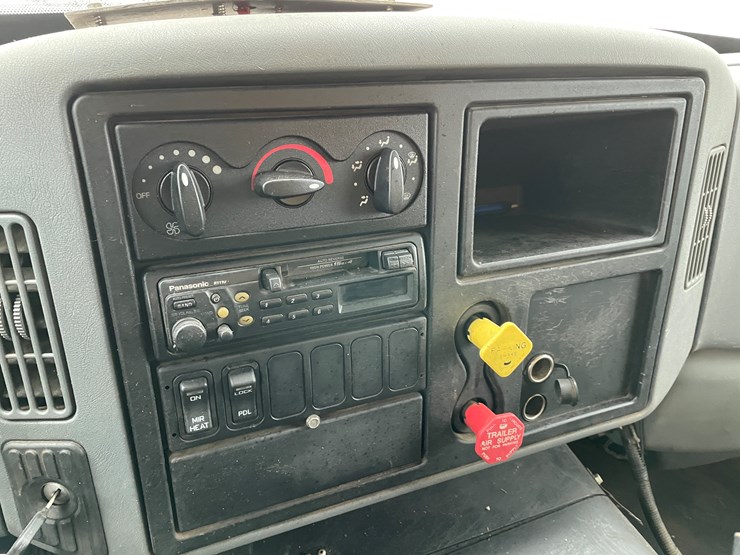 #234-•-2005-international-tri-axle-dump-truck-(has-wi-title)(mosinee,-wi)-image-48