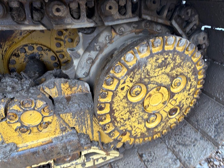 2015-caterpillar-d6k2-image-8