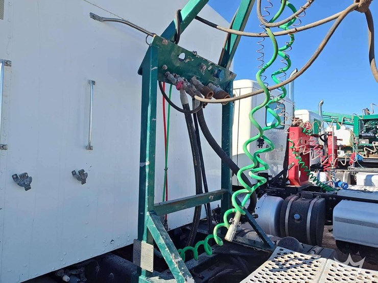 2012-kenworth-t800-image-47