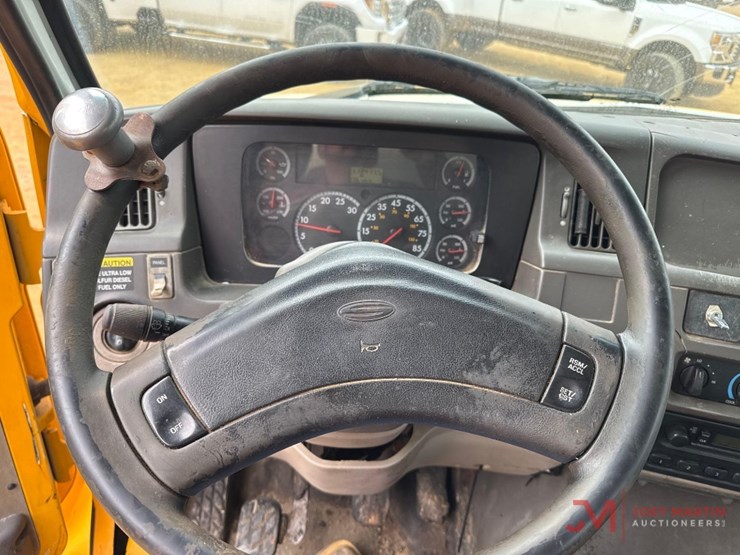 2008-sterling-l7500-image-36