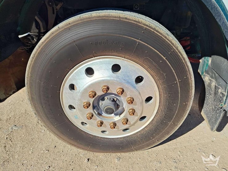 2014-peterbilt-388-image-54