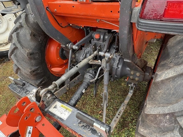 2003-kubota-l3010-image-9