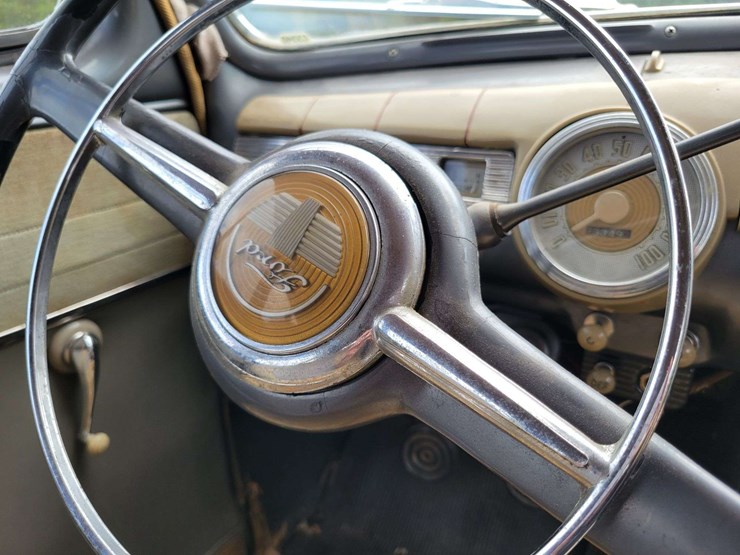 1948-ford-sedan-image-75