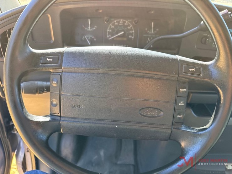 1996-ford-e350-image-27