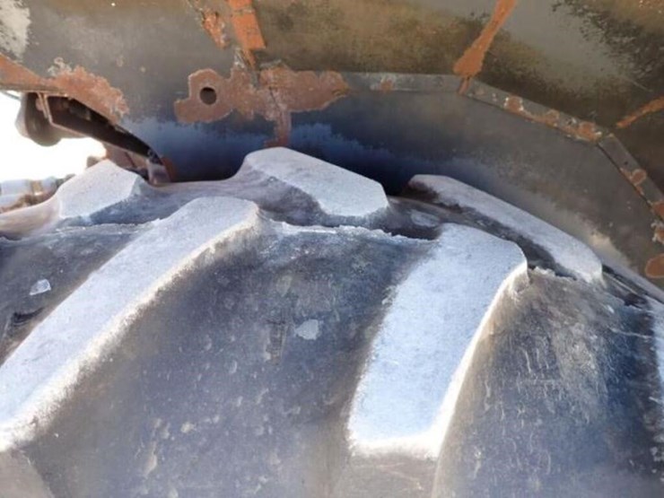 2008-kubota-m7040d-image-57