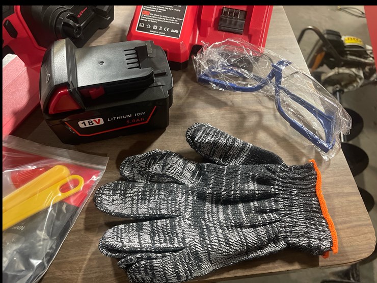 #8718-•-new-milwaukee-compatible-18v-chainsaw-(t14)-image-2