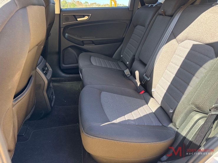 2020-ford-edge-se-image-20