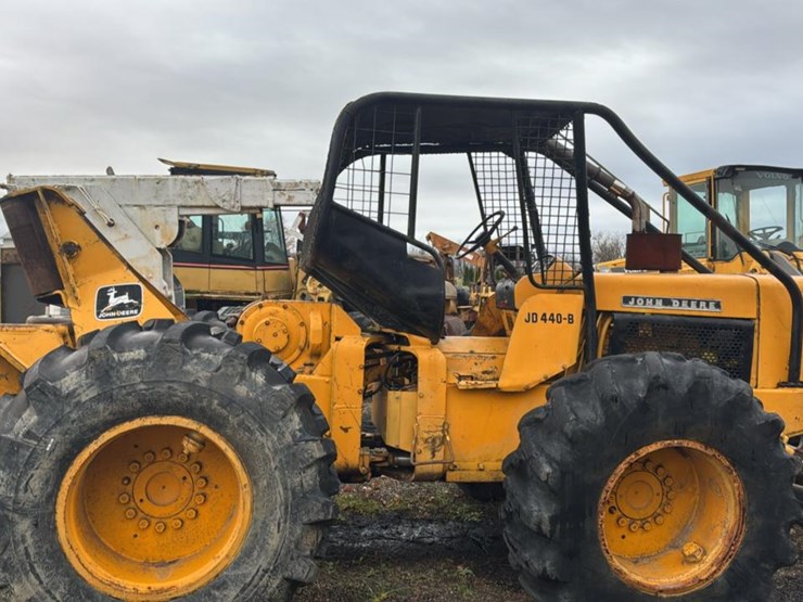 deere-440b-image-5