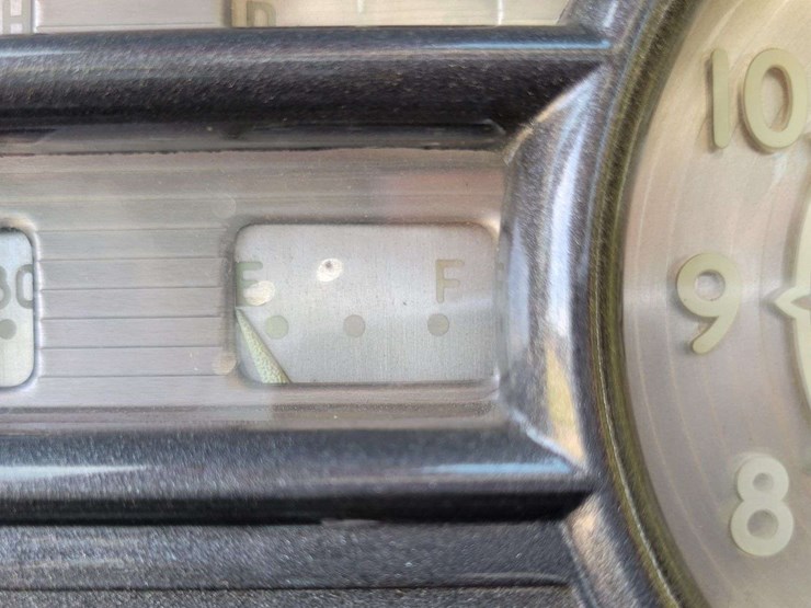 1948-packard-sedan-image-40