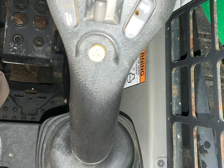 2018-bobcat-t740-image-36