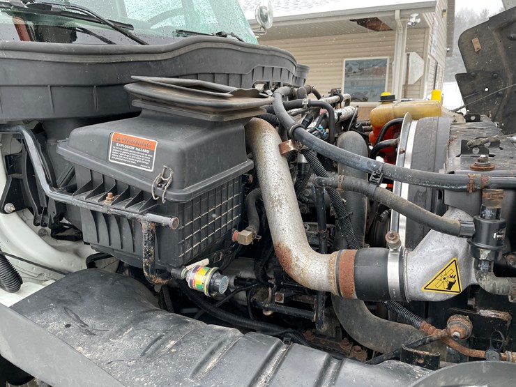 #236-•-2015-international-bucket-truck-(has-wi-title)(mosinee,-wi)-image-75