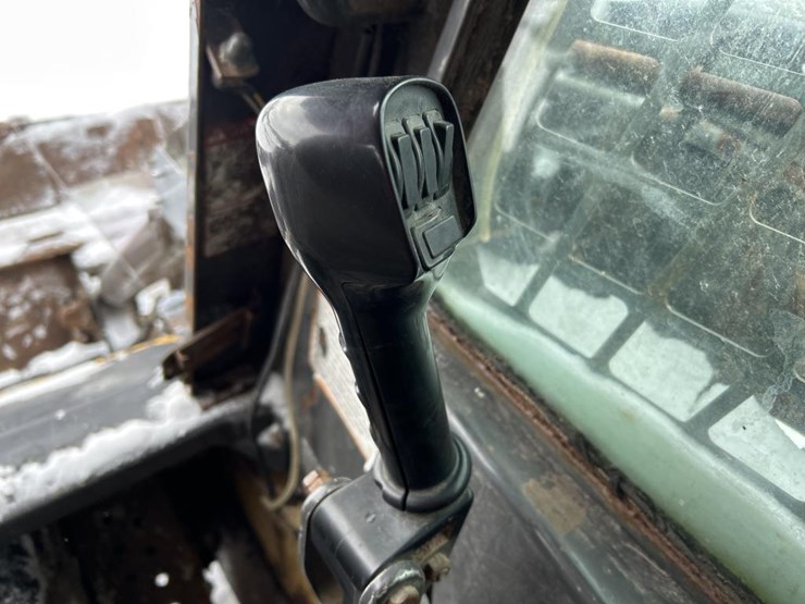 new-holland-ls180-image-37