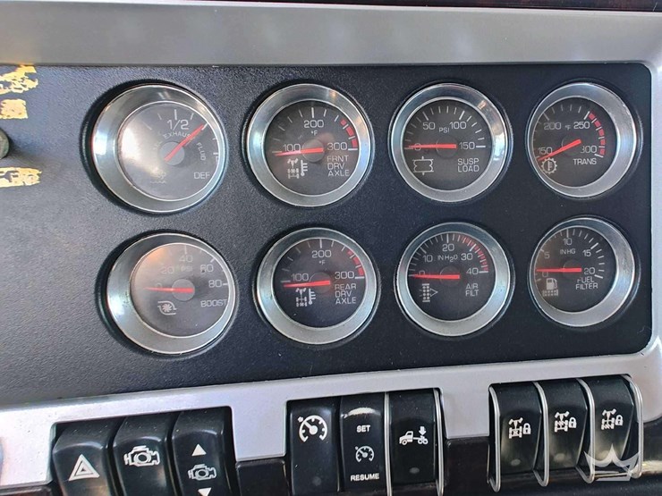 2012-kenworth-t800-image-23