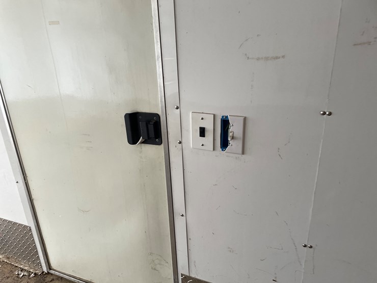 #1397-•-2001-karavan-expedition-trailer-(no-title)-(of)-image-65